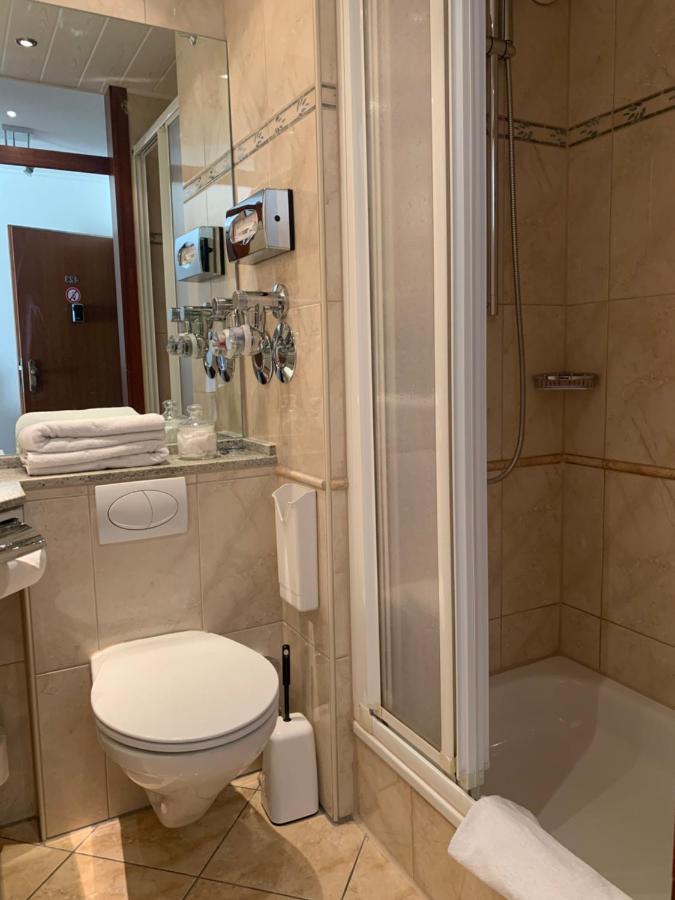 Private Suite Im Gebaeude Des Graf Eberhard Hotels Bad Urach Esterno foto